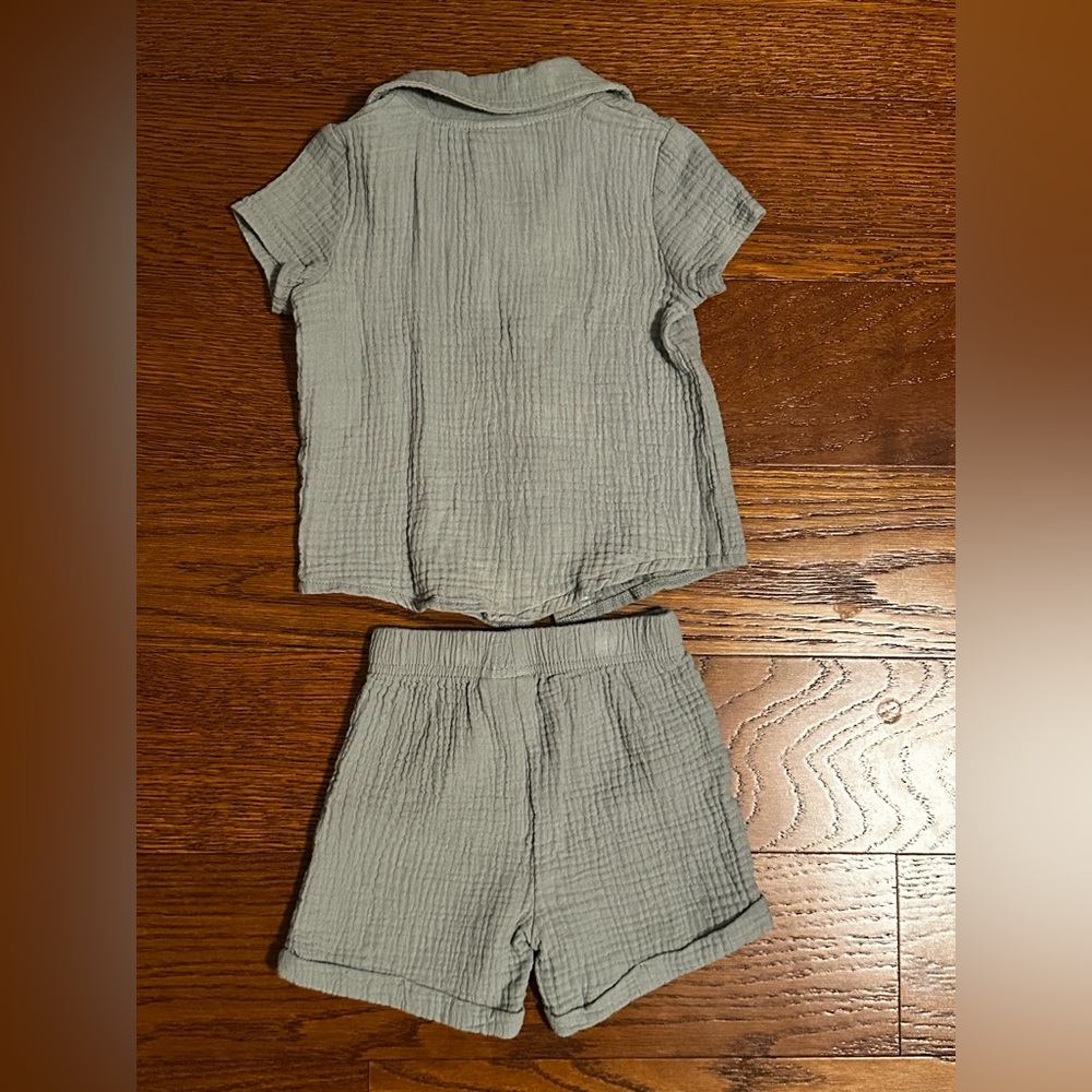 Toddler Boy Button-Up Shirt and Shorts Set - Picture 3 of 4